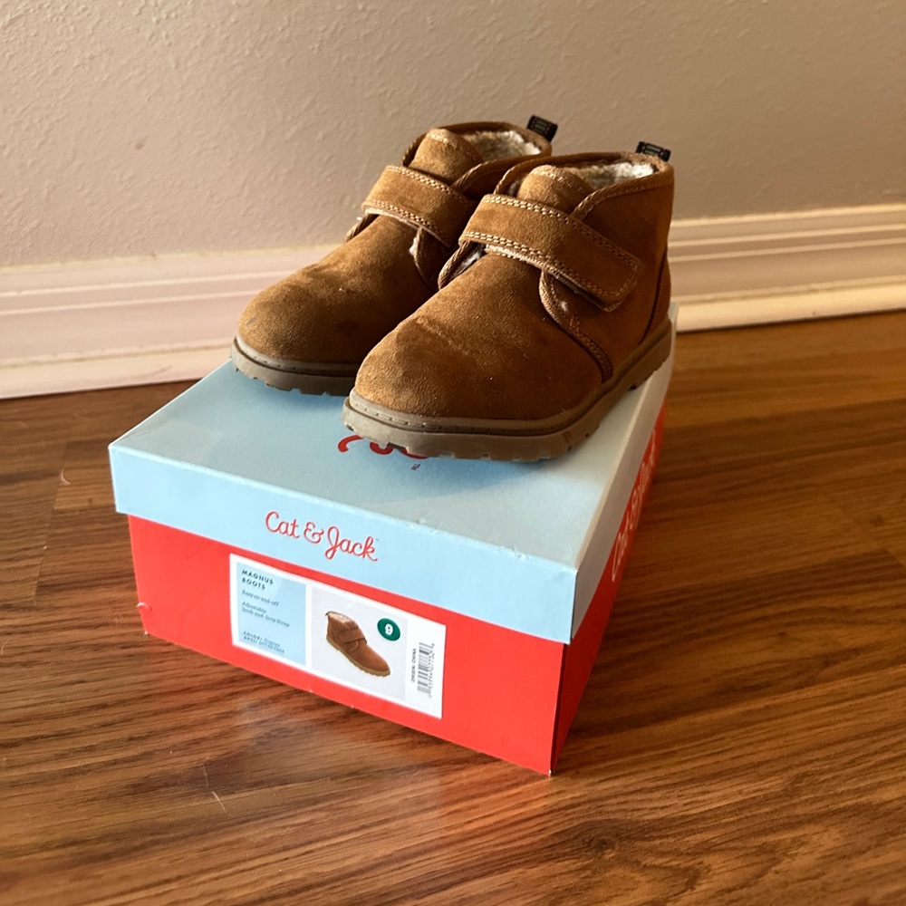 Cat & Jack boots